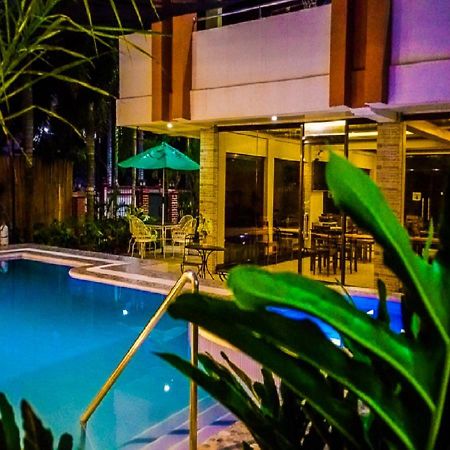 Casanas Suites Puerto Princesa Buitenkant foto