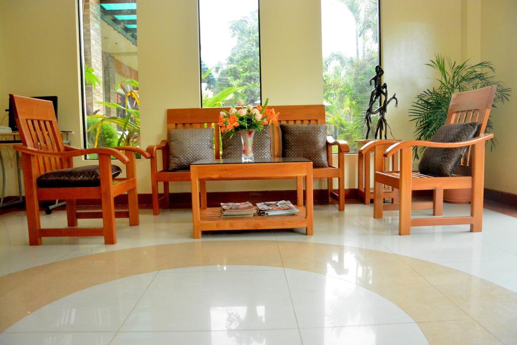 Casanas Suites Puerto Princesa Buitenkant foto