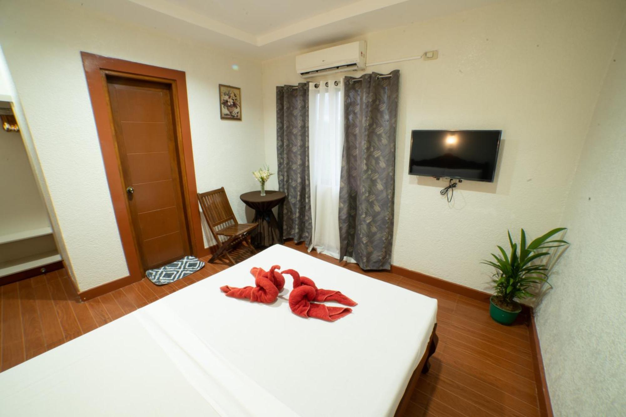 Casanas Suites Puerto Princesa Buitenkant foto