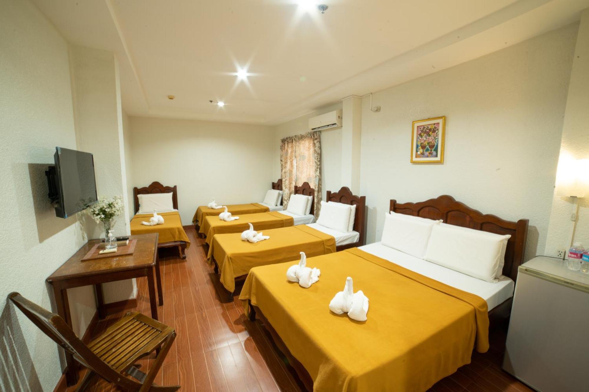 Casanas Suites Puerto Princesa Buitenkant foto