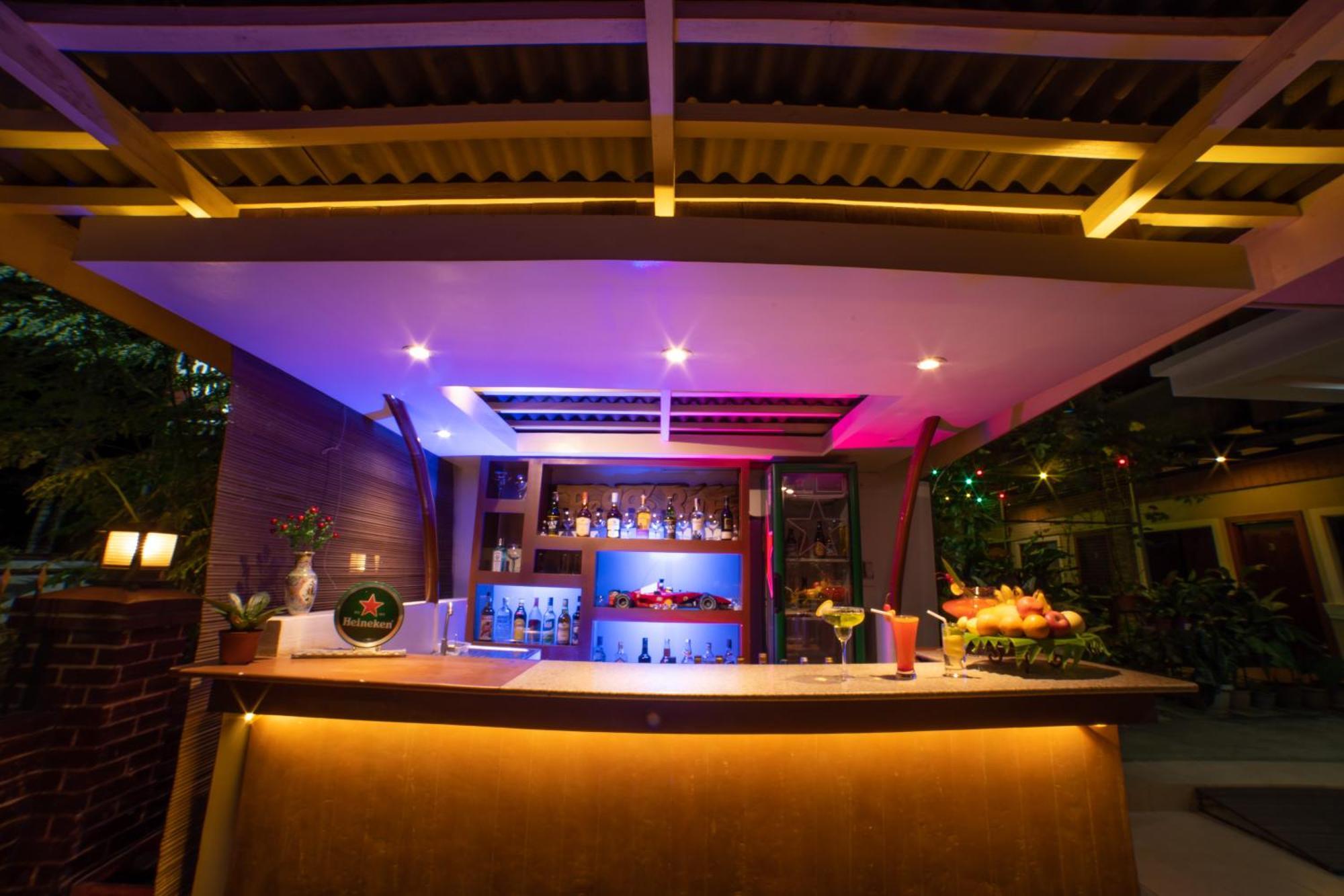Casanas Suites Puerto Princesa Buitenkant foto