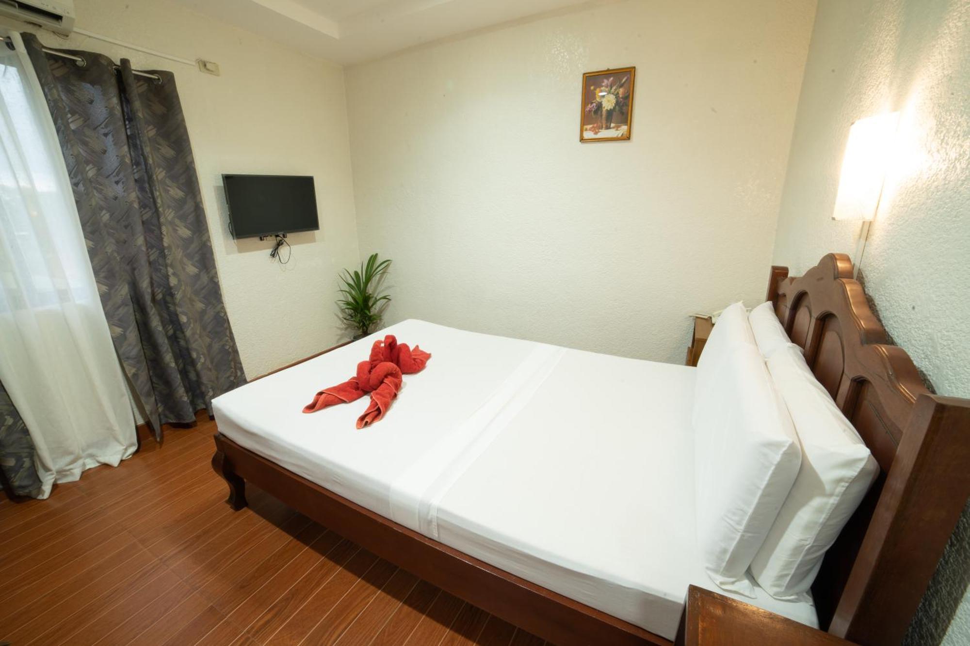Casanas Suites Puerto Princesa Buitenkant foto