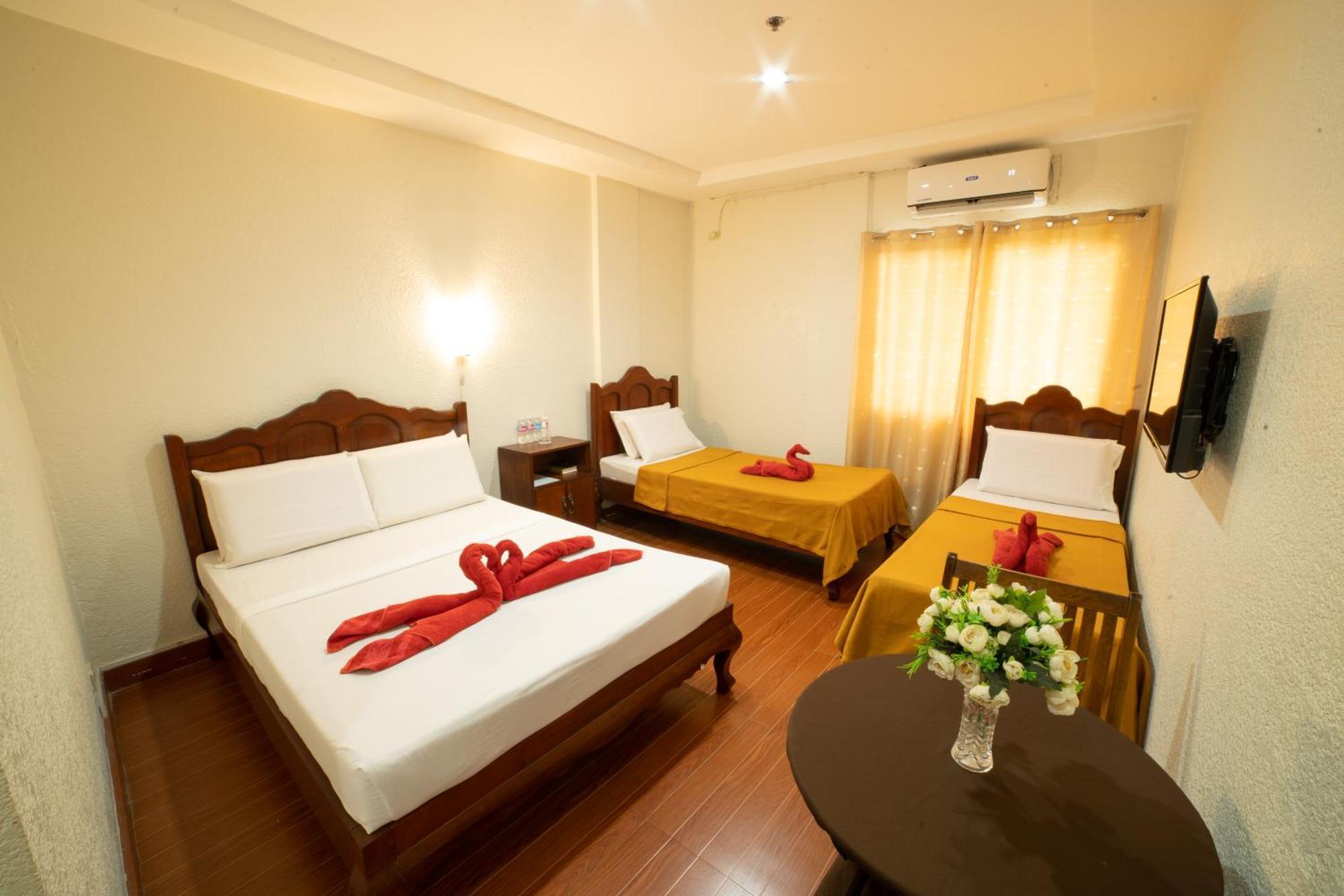 Casanas Suites Puerto Princesa Buitenkant foto