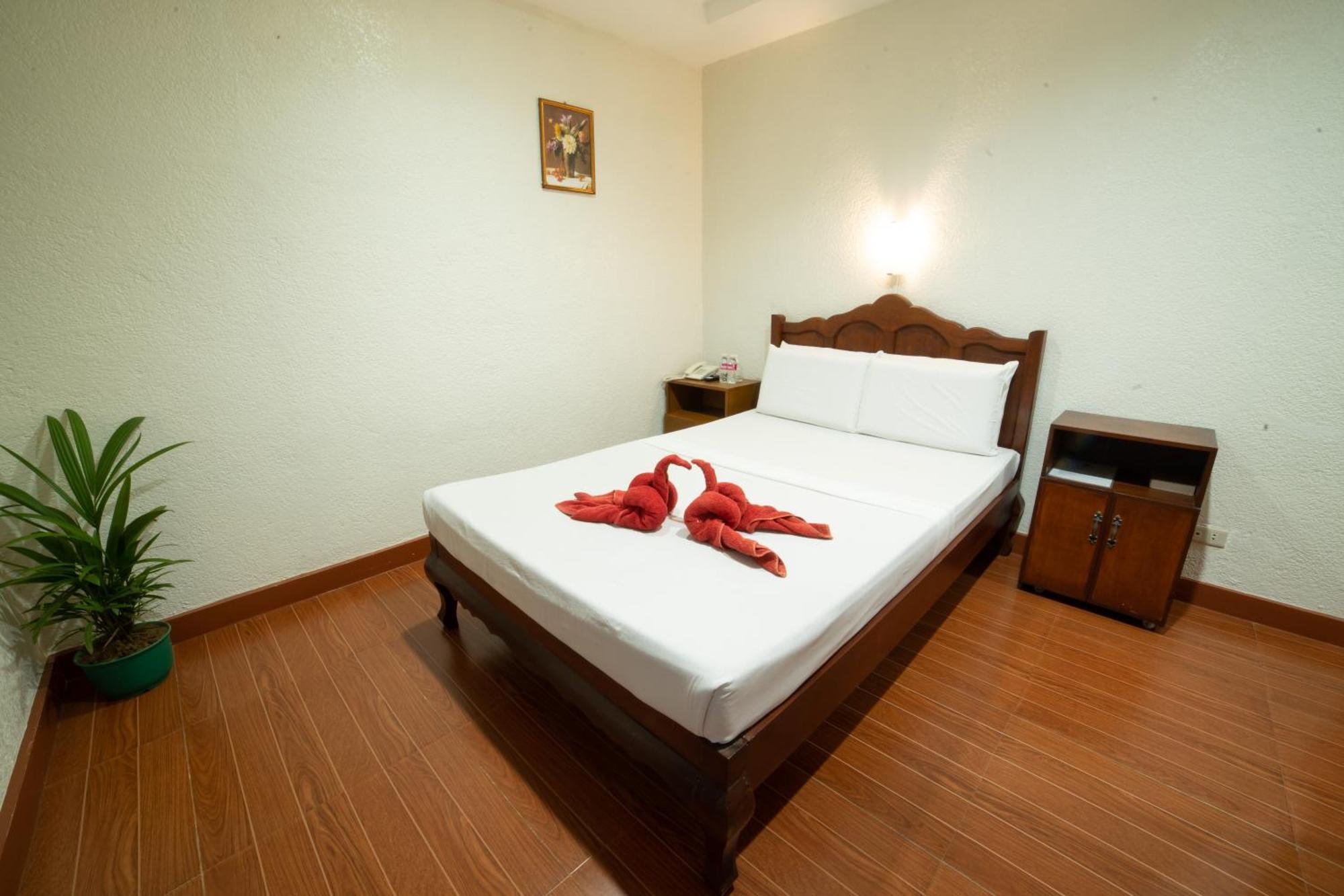 Casanas Suites Puerto Princesa Buitenkant foto