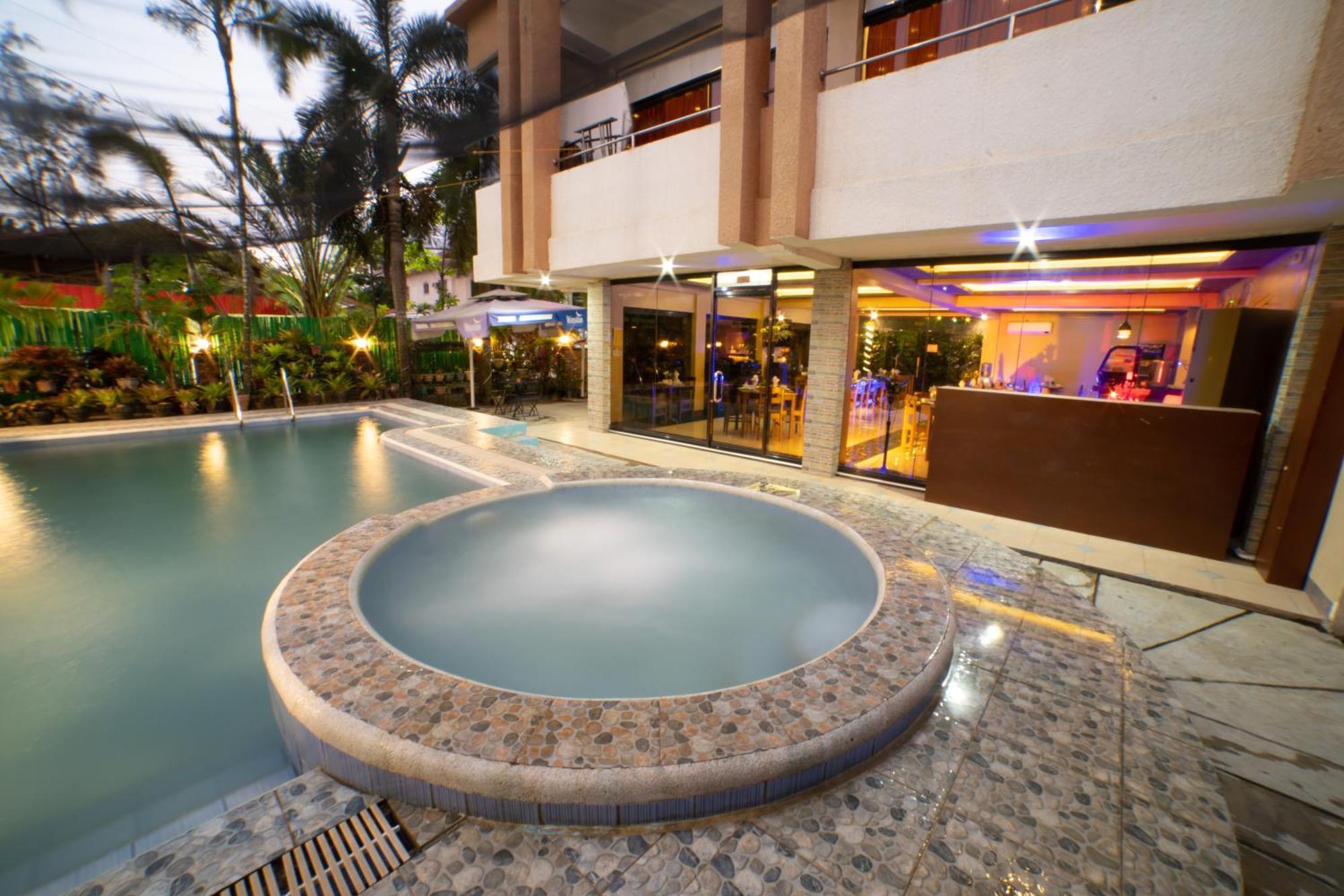 Casanas Suites Puerto Princesa Buitenkant foto