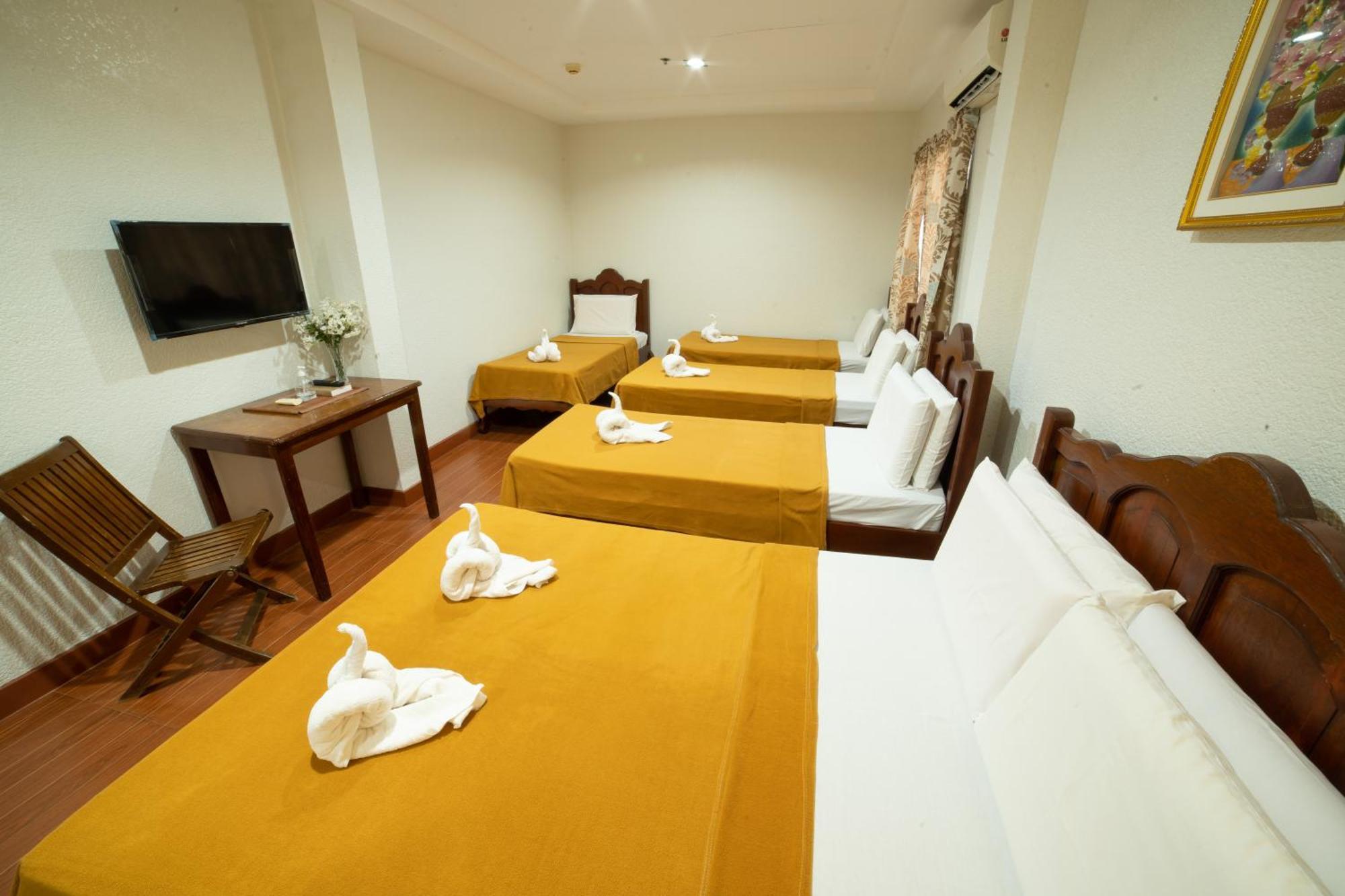 Casanas Suites Puerto Princesa Buitenkant foto