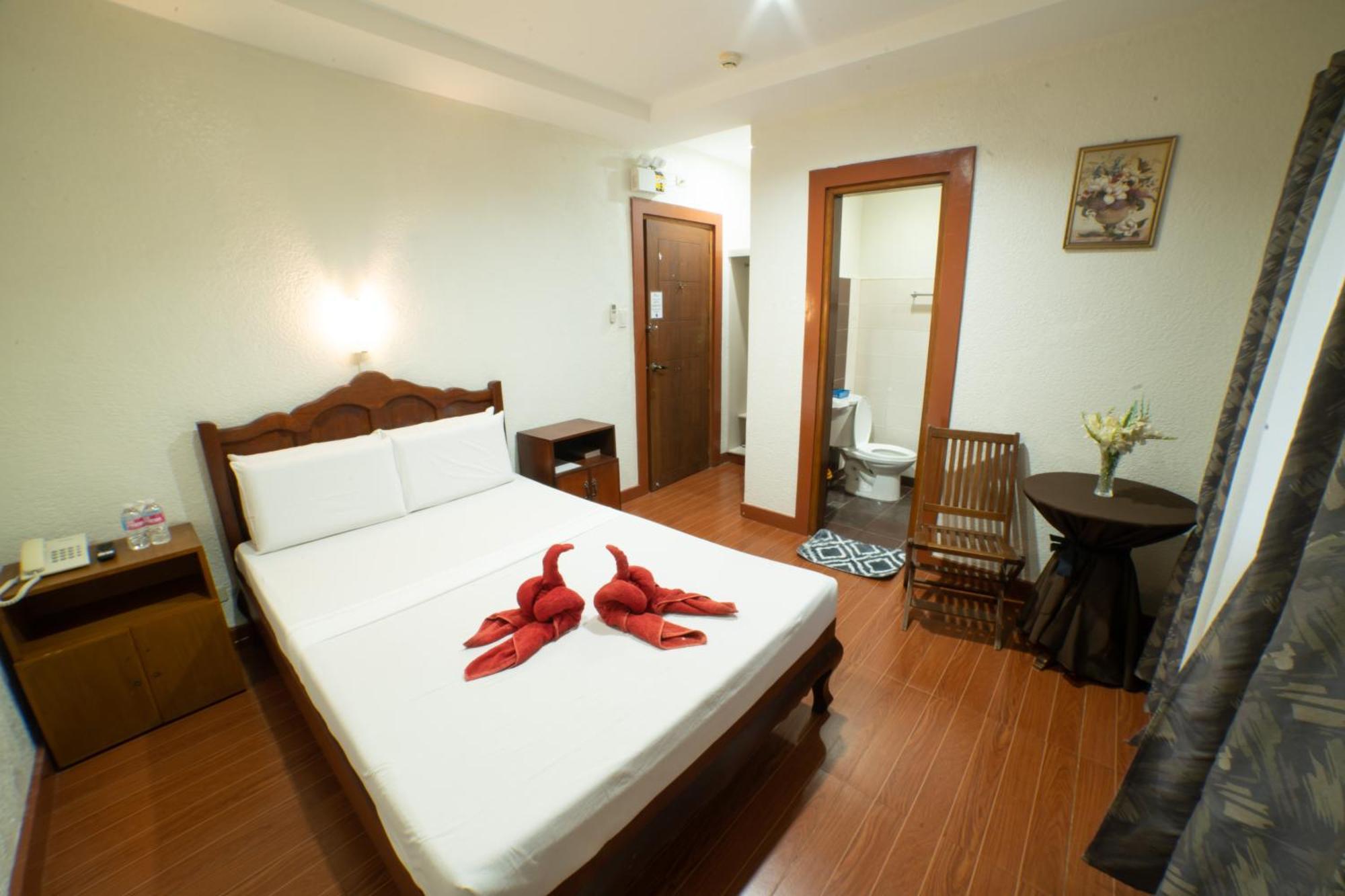 Casanas Suites Puerto Princesa Buitenkant foto