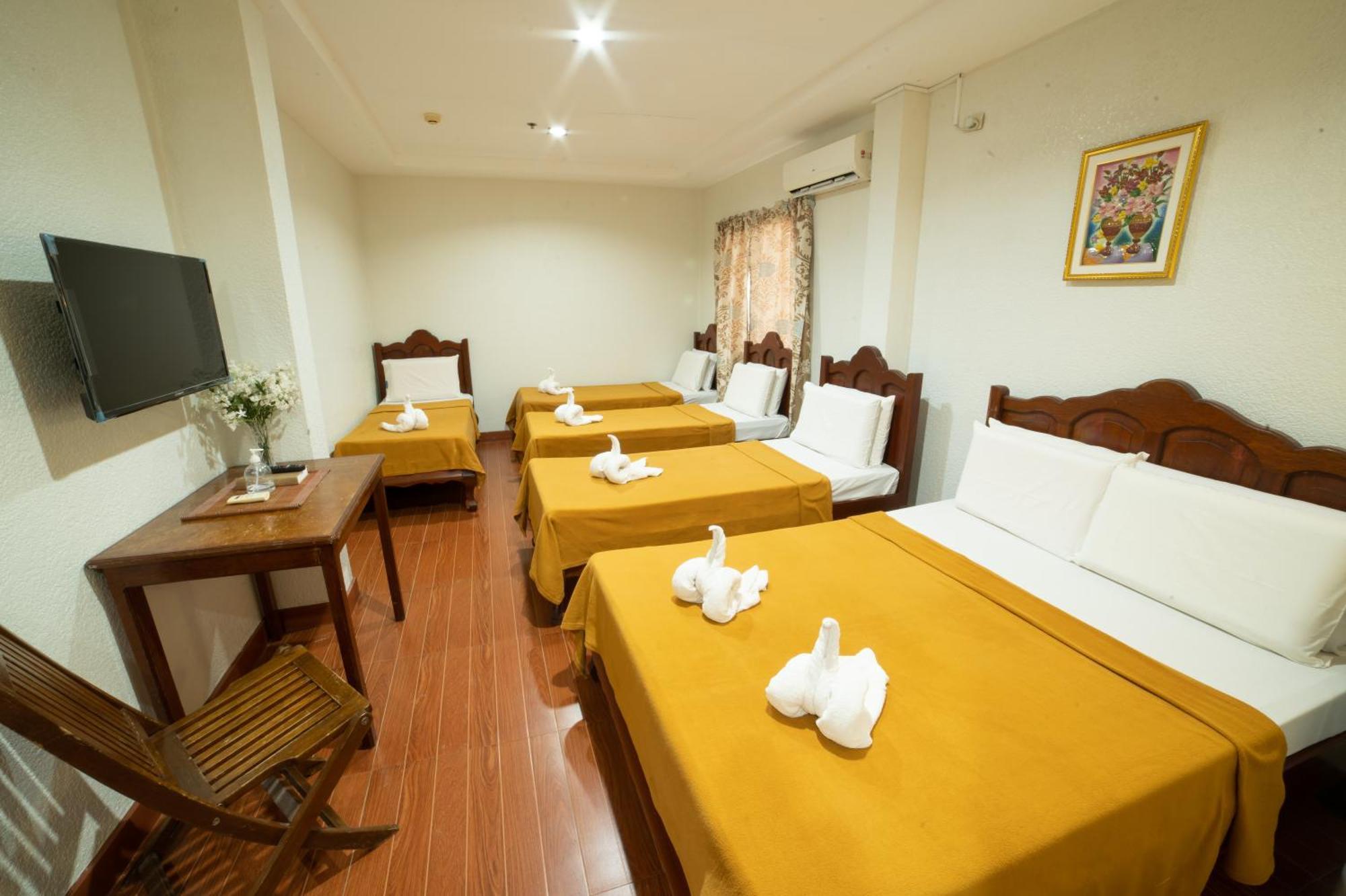 Casanas Suites Puerto Princesa Buitenkant foto