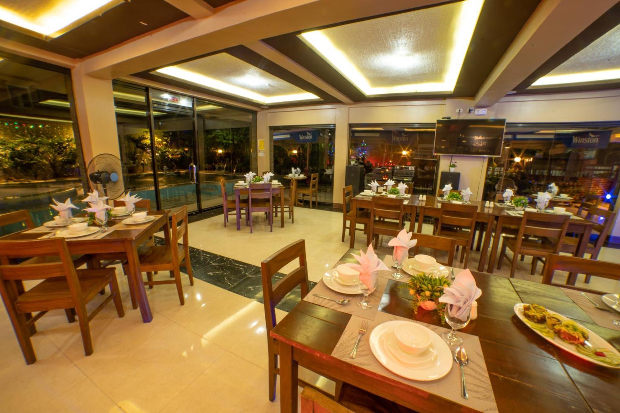 Casanas Suites Puerto Princesa Buitenkant foto