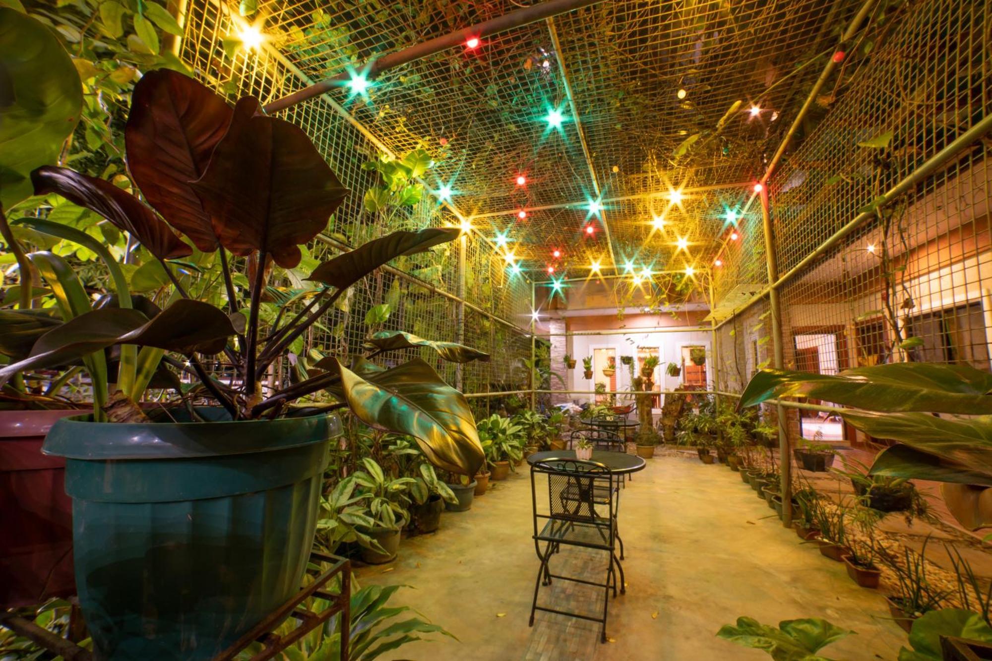 Casanas Suites Puerto Princesa Buitenkant foto