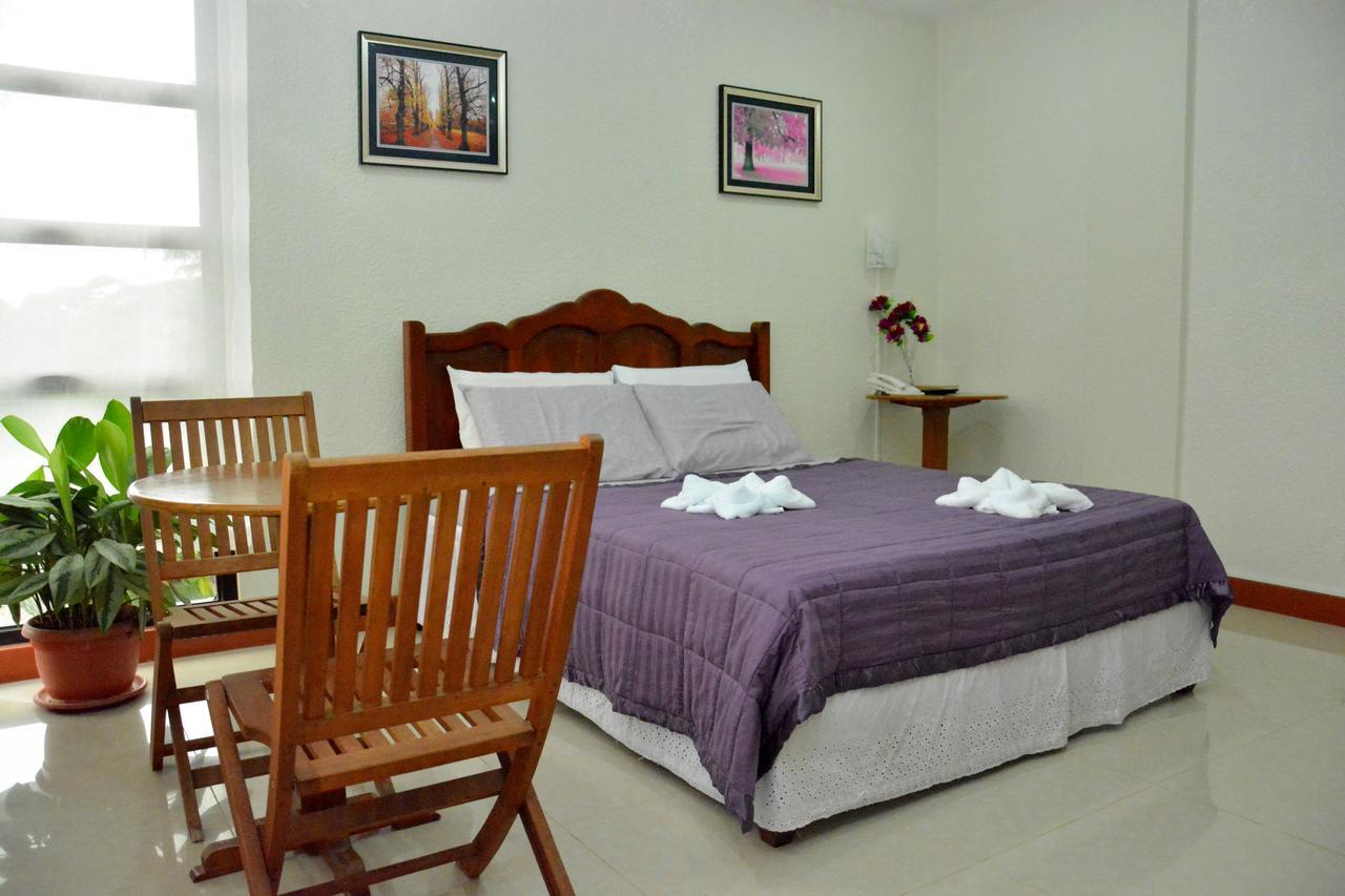 Casanas Suites Puerto Princesa Buitenkant foto