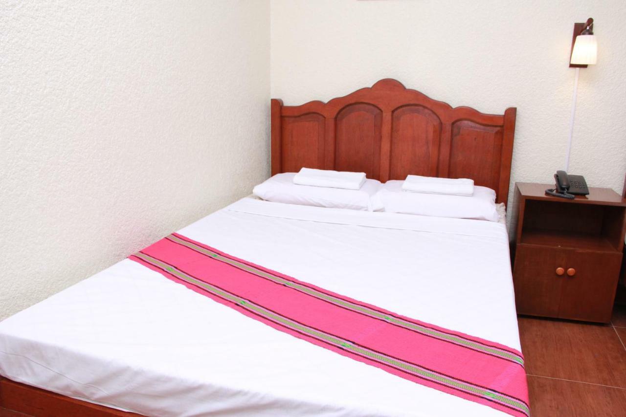 Casanas Suites Puerto Princesa Buitenkant foto