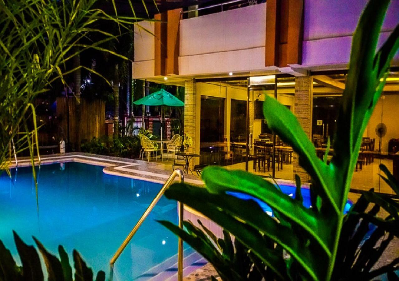 Casanas Suites Puerto Princesa Buitenkant foto