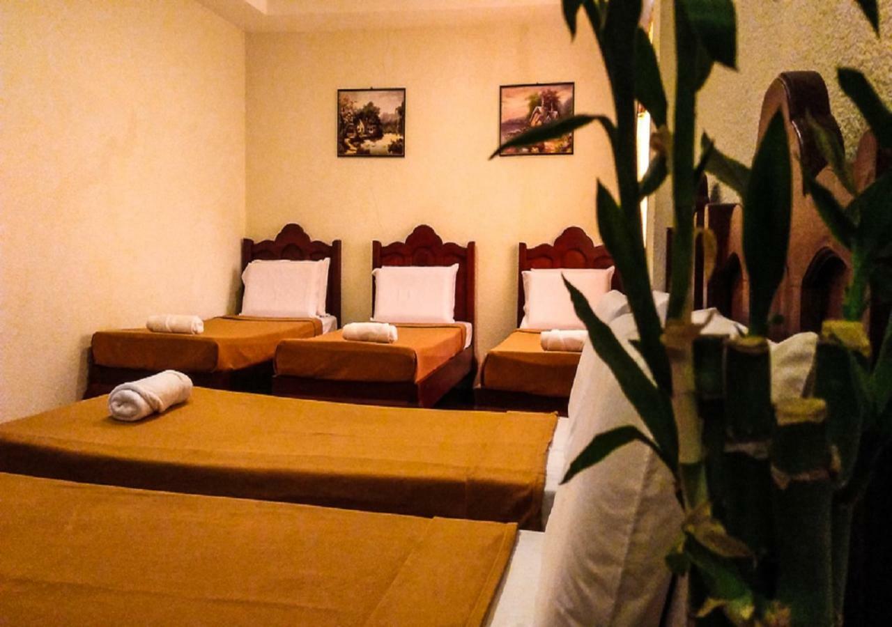 Casanas Suites Puerto Princesa Buitenkant foto