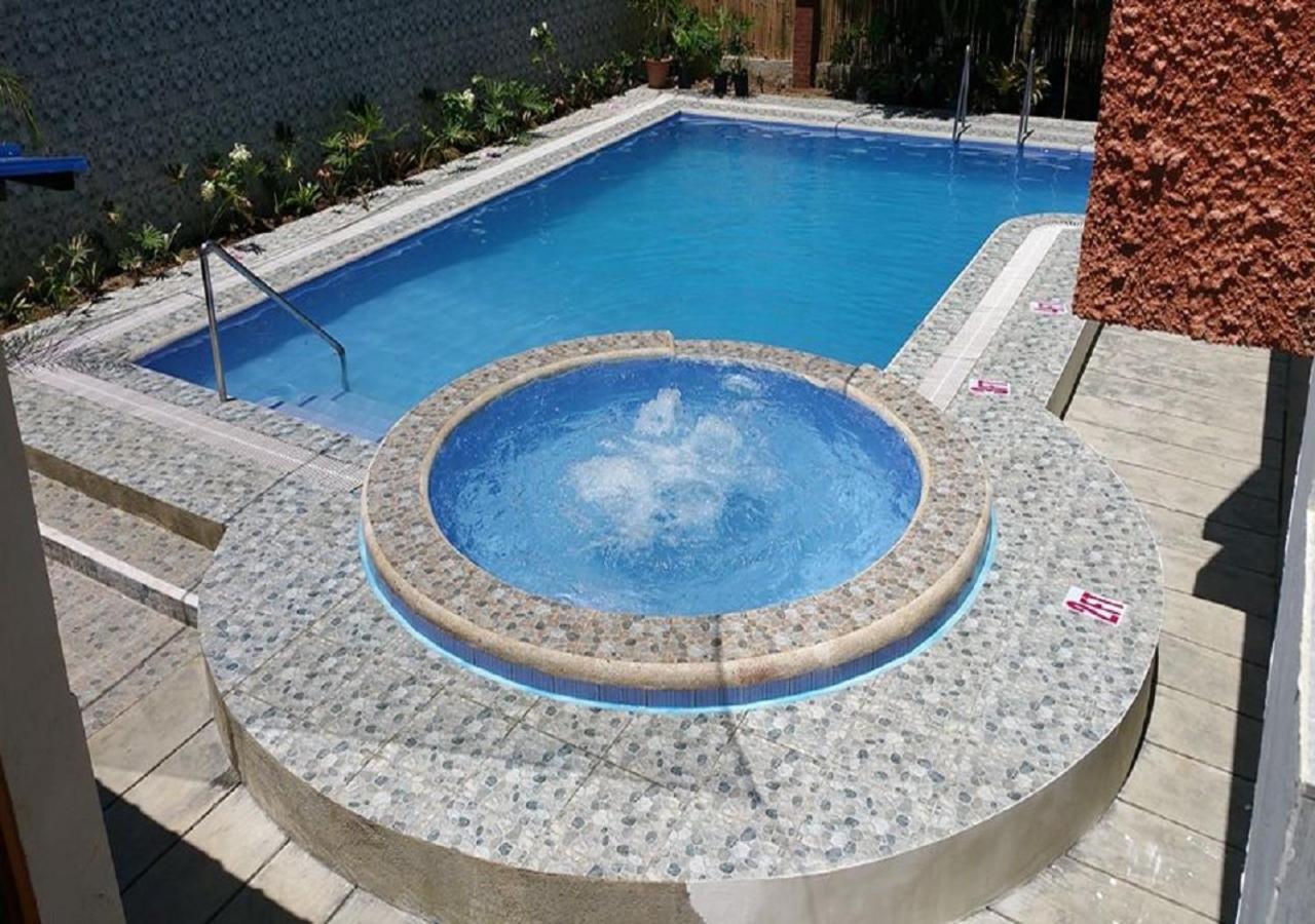 Casanas Suites Puerto Princesa Buitenkant foto